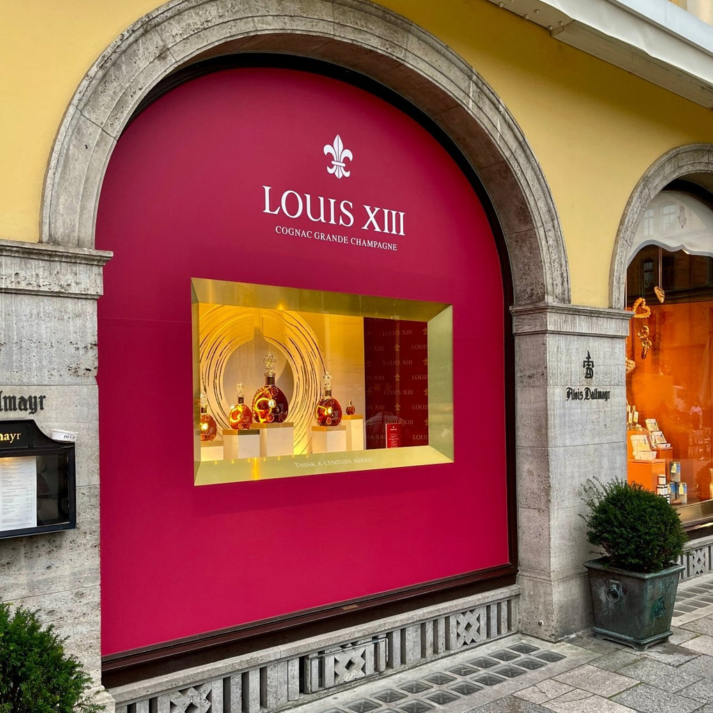 Luxus-Schaufenster für LOUIS XIII bei Dallmayr, dem führenden Delikatessenladen in München - vis24