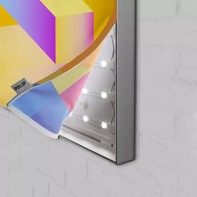 Detailansicht der gleichmäßigen LED-Hintergrundbeleuchtung des PIXLIP LED Posters.