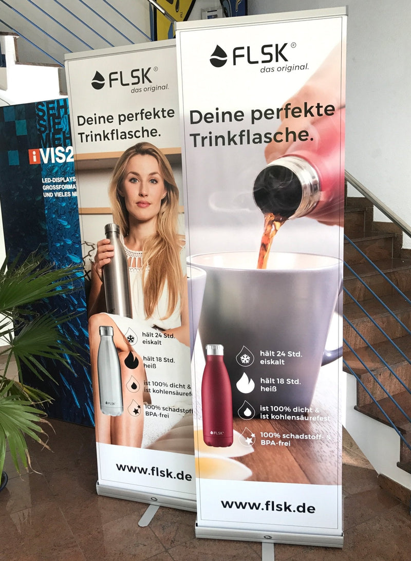 Roll-Up Banner Nachdruck mit neuer Werbegrafik für Point of Sales
