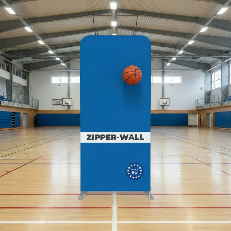 ZipperWall Textilrückwand 100 cm breit – transportable Displaywand mit Zipper-System und Textildruck
